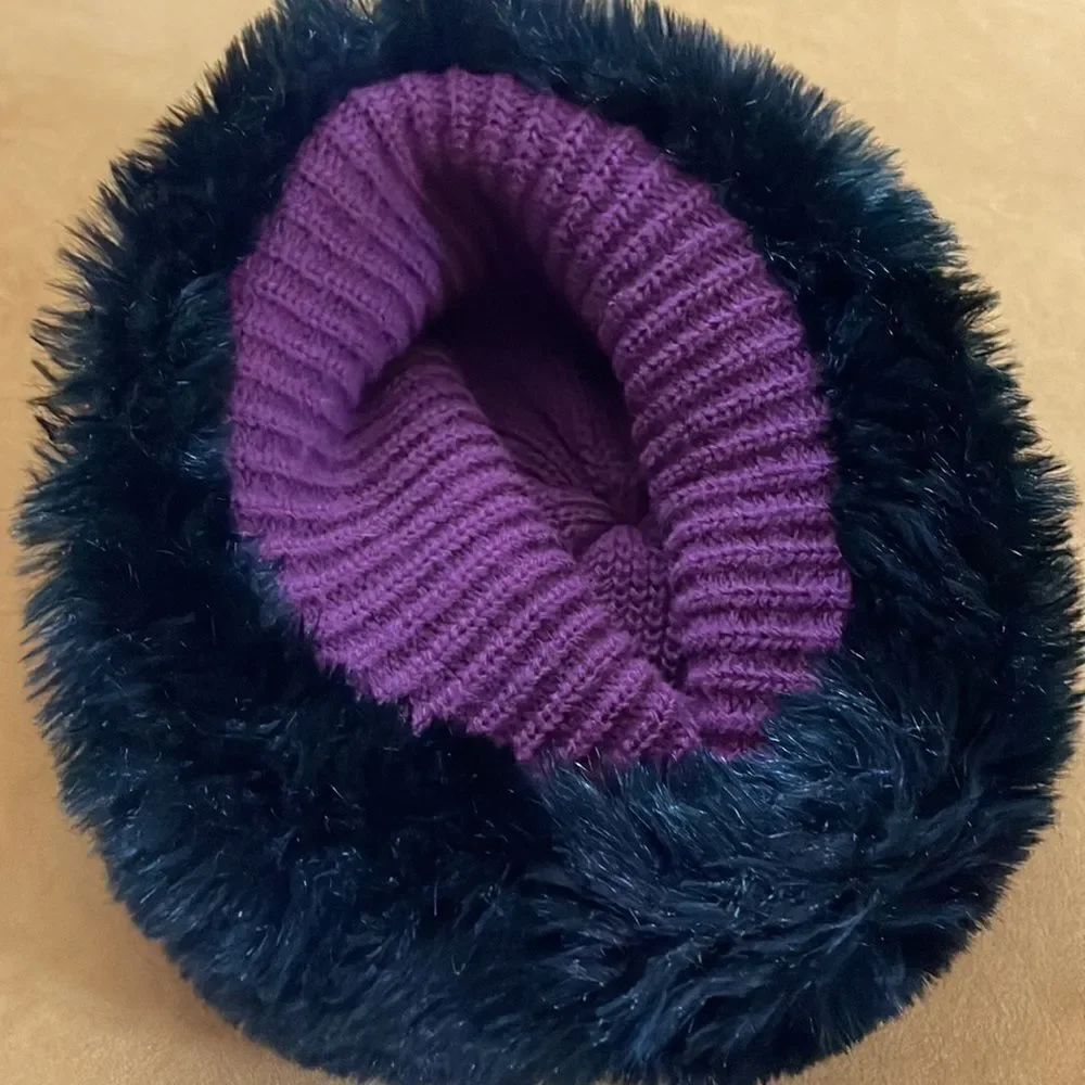 Y2K knit beanie with faux fur trim
